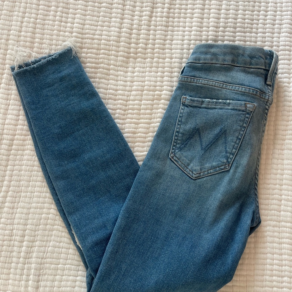 MOTHER Looker Ankle Fray Jeans